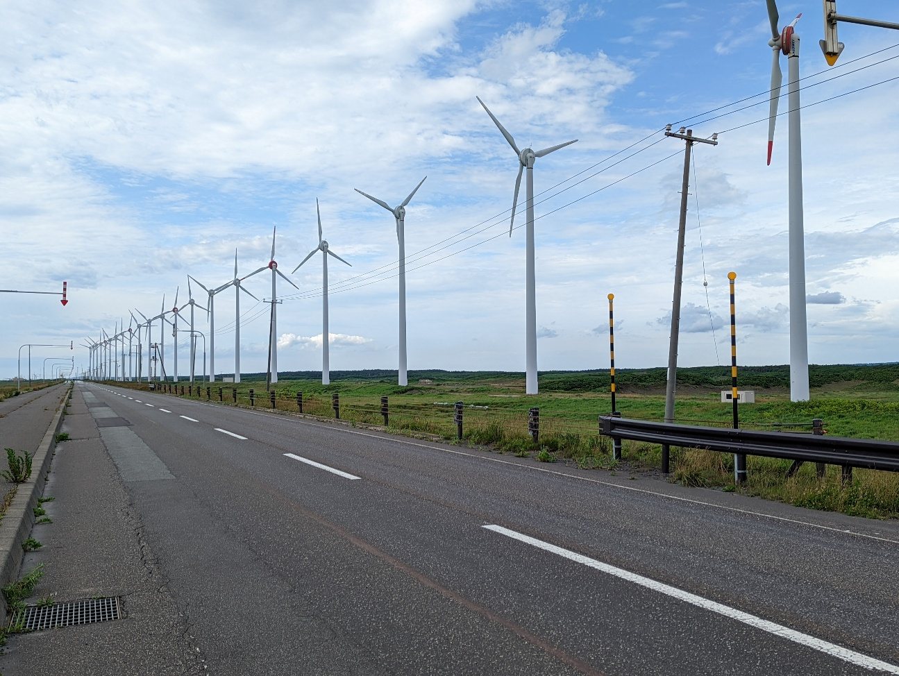 風力発電機が並ぶオロロンライン