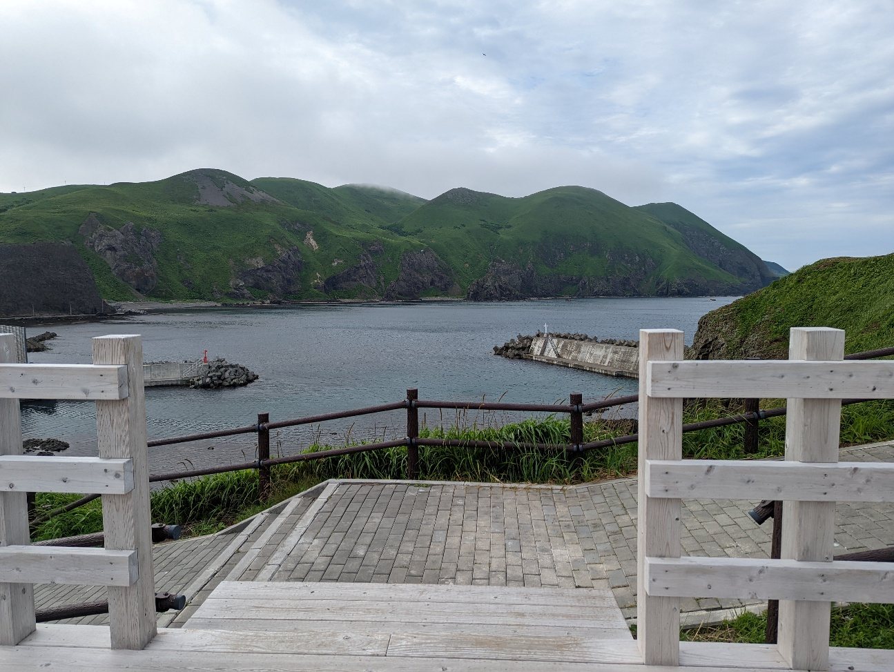 礼文島の澄海岬に広がる海岸風景